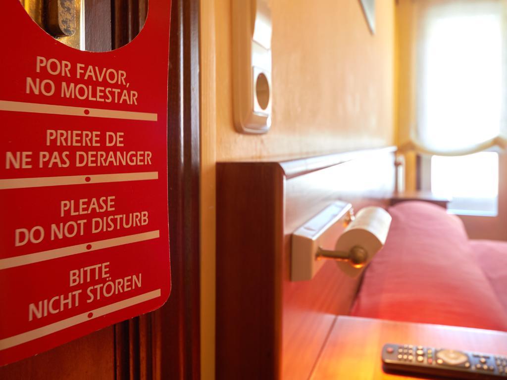 Pension Restaurante Sony Melide Exteriör bild